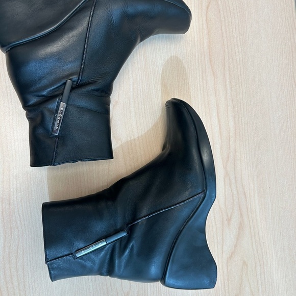 NOT FOR SALE. Leather giant block heel side zip boots - Picture 7 of 14